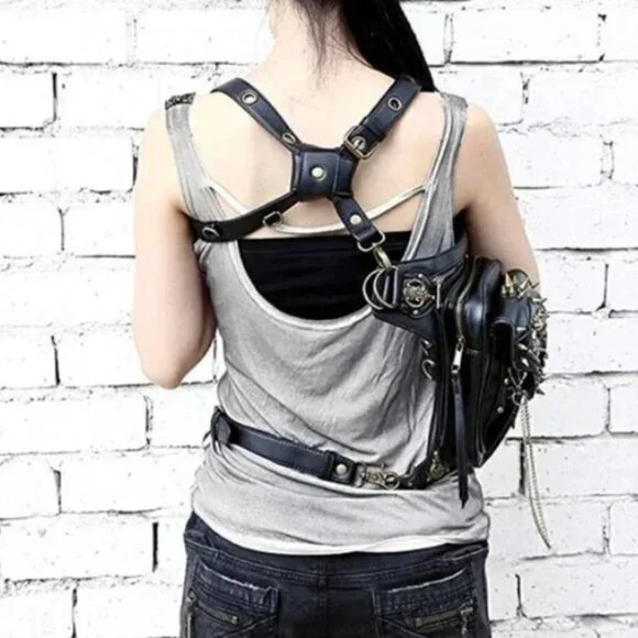 BLACK Leather Skull Waist Bag Fanny Pack Gothic Shoulder Bag Biker Rocker NWT - Picture 4 of 7